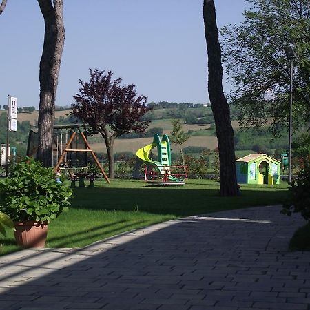 Hotel Ausonia Monte Porzio Extérieur photo