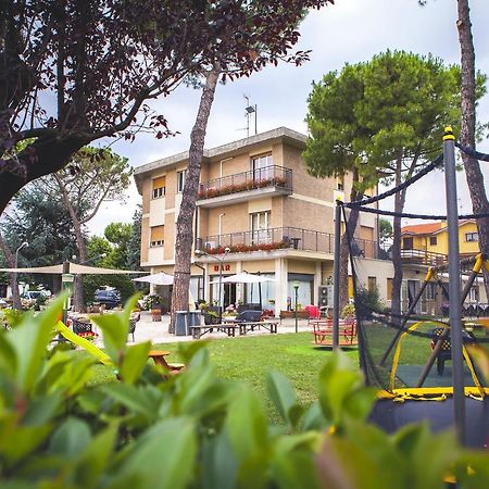 Hotel Ausonia Monte Porzio Extérieur photo