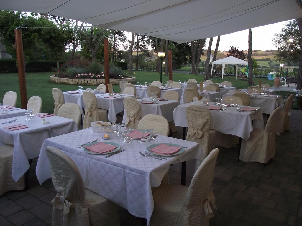 Hotel Ausonia Monte Porzio Extérieur photo