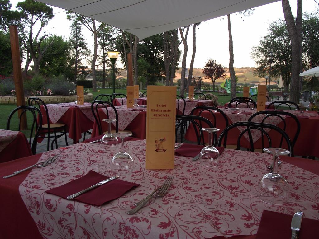 Hotel Ausonia Monte Porzio Extérieur photo