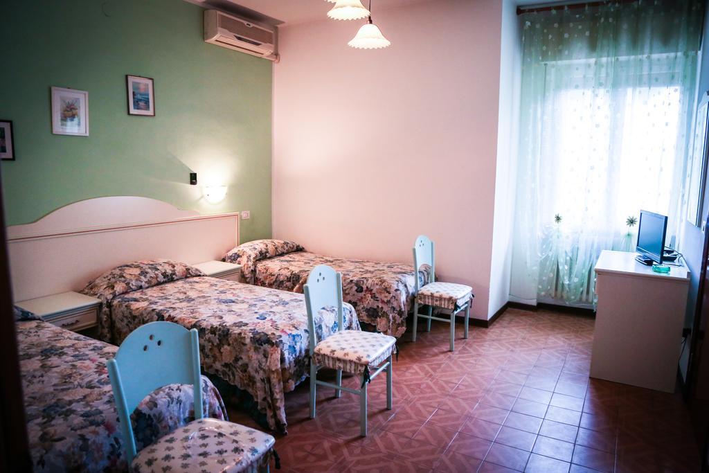 Hotel Ausonia Monte Porzio Extérieur photo