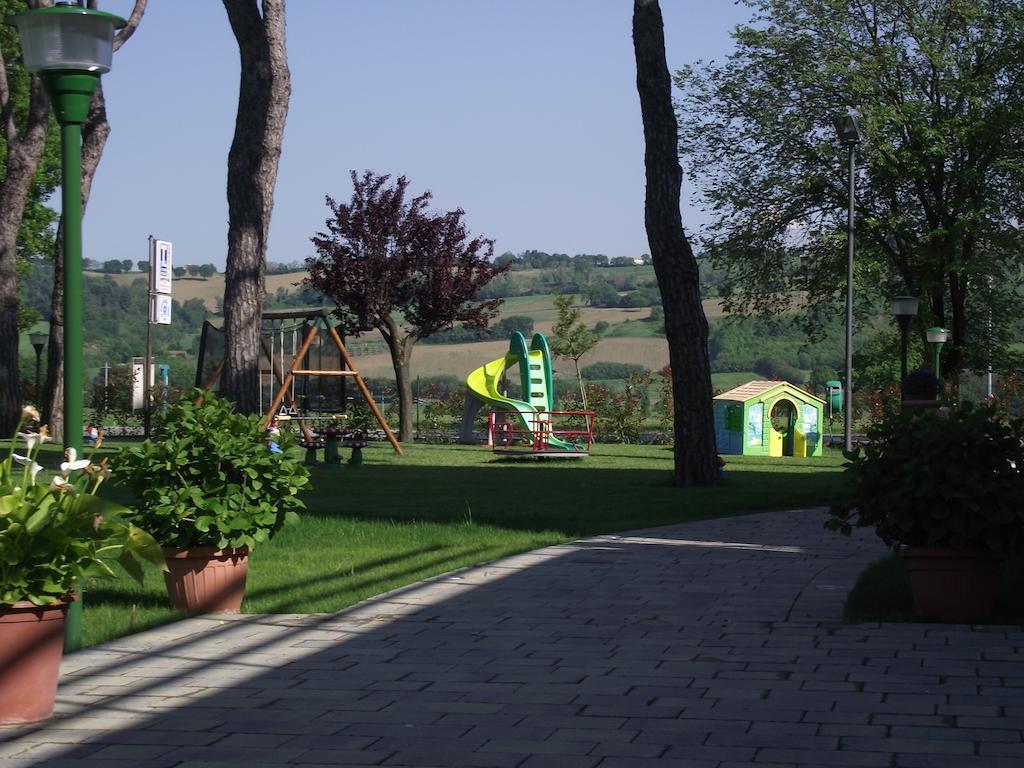Hotel Ausonia Monte Porzio Extérieur photo