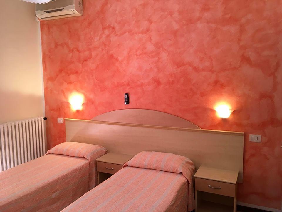 Hotel Ausonia Monte Porzio Extérieur photo