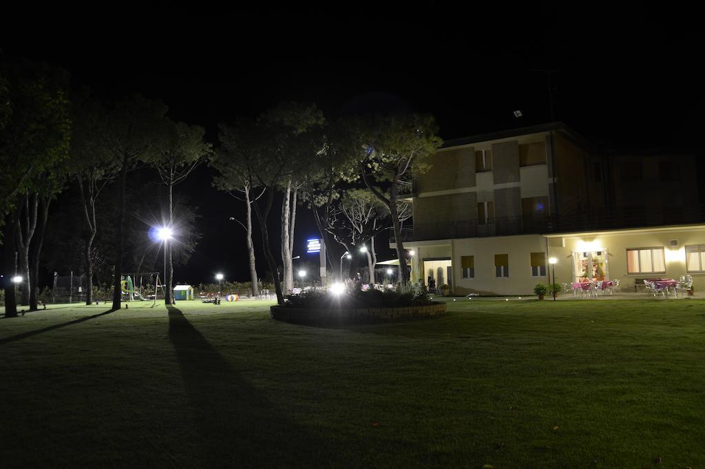 Hotel Ausonia Monte Porzio Extérieur photo