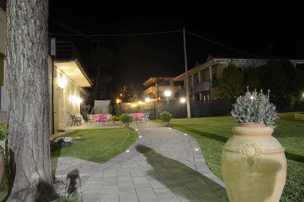Hotel Ausonia Monte Porzio Extérieur photo