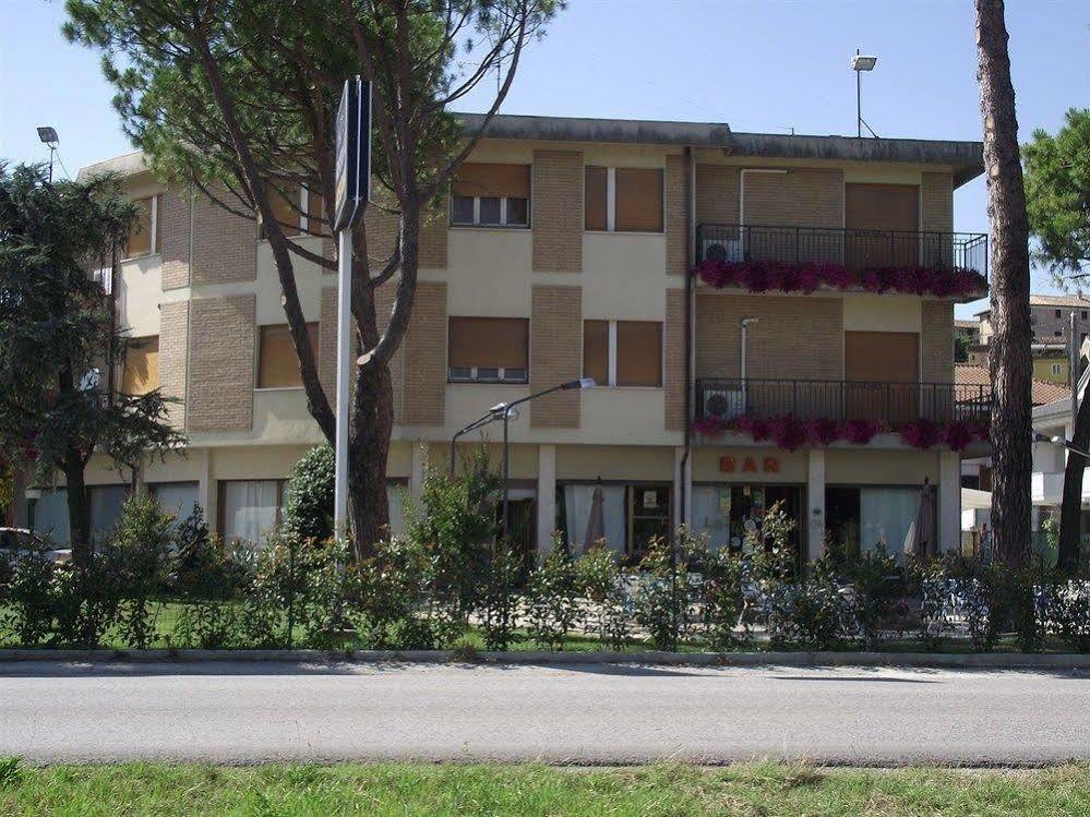 Hotel Ausonia Monte Porzio Extérieur photo