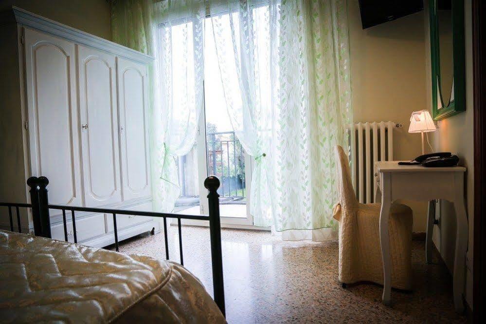 Hotel Ausonia Monte Porzio Extérieur photo