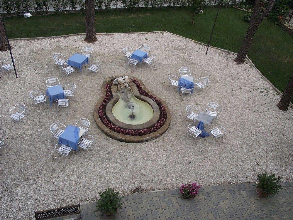 Hotel Ausonia Monte Porzio Extérieur photo